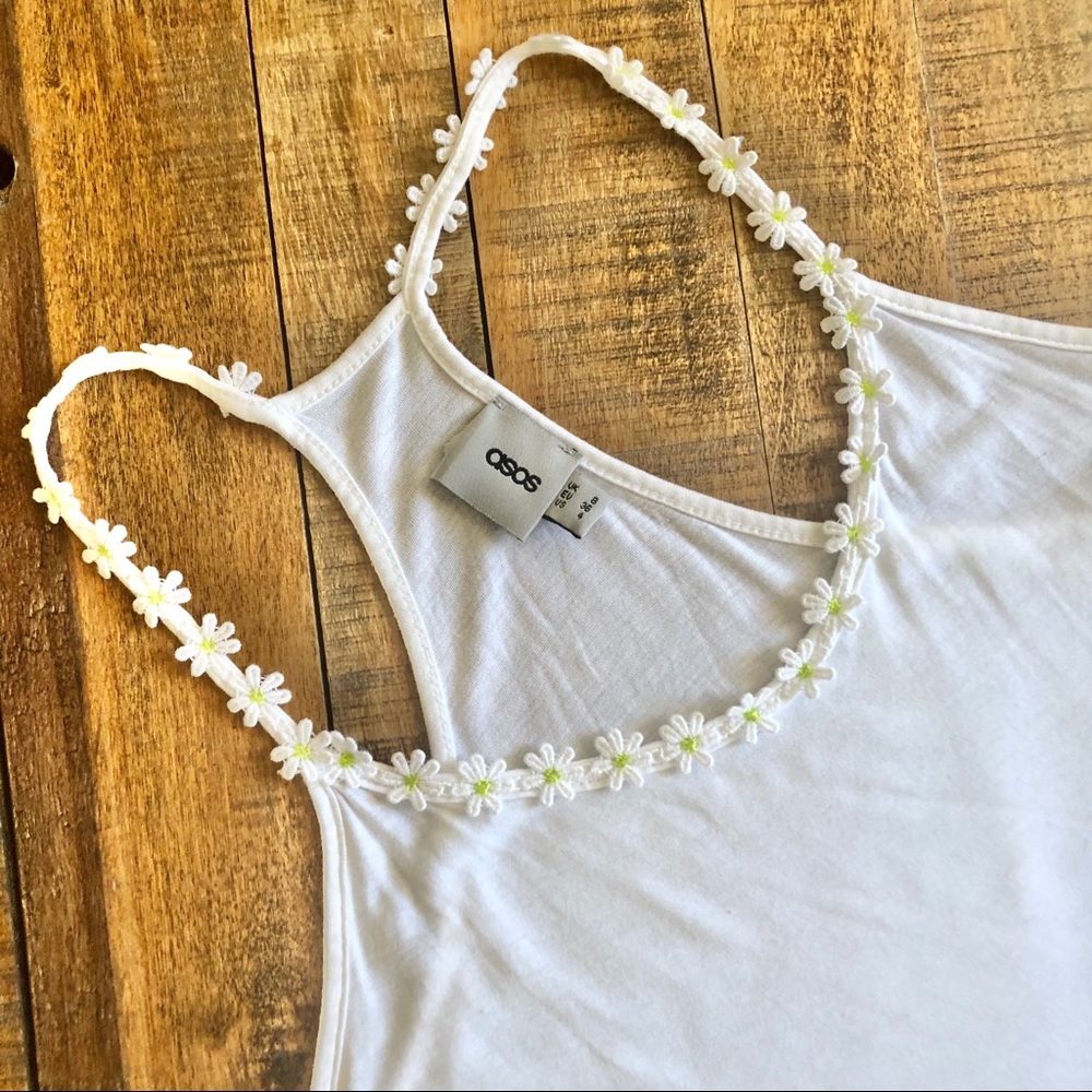 Daisy Chain Crop Top - Picture 2 of 9